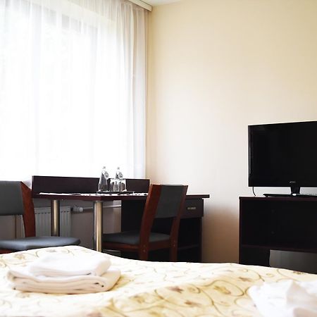 Parkhotel Economic Wielka Wies  Extérieur photo