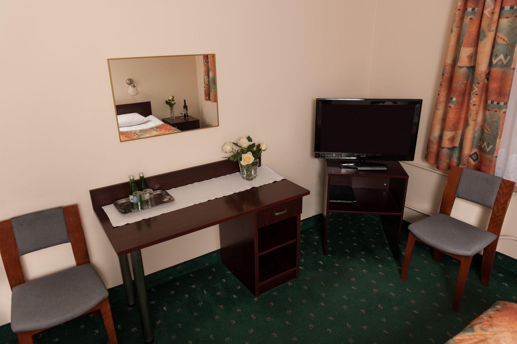 Parkhotel Economic Wielka Wies  Extérieur photo