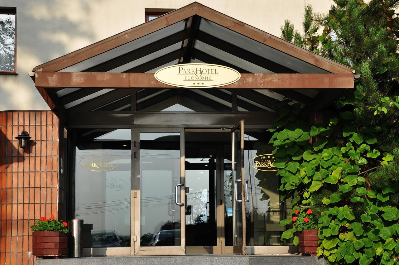 Parkhotel Economic Wielka Wies  Extérieur photo