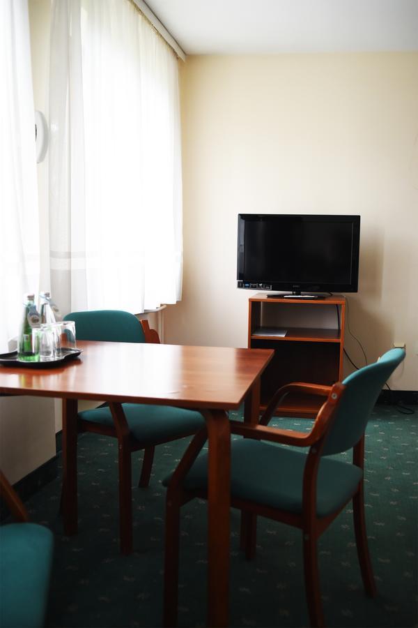 Parkhotel Economic Wielka Wies  Extérieur photo