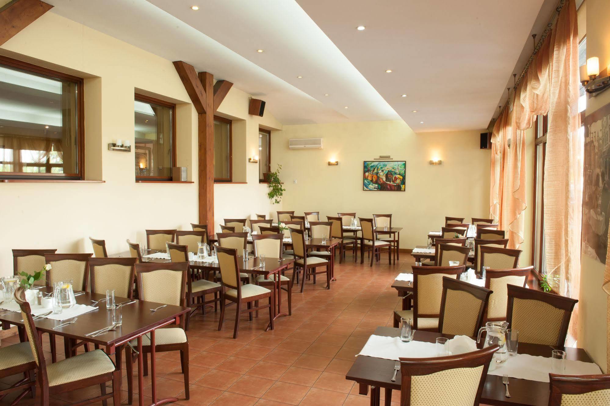 Parkhotel Economic Wielka Wies  Extérieur photo