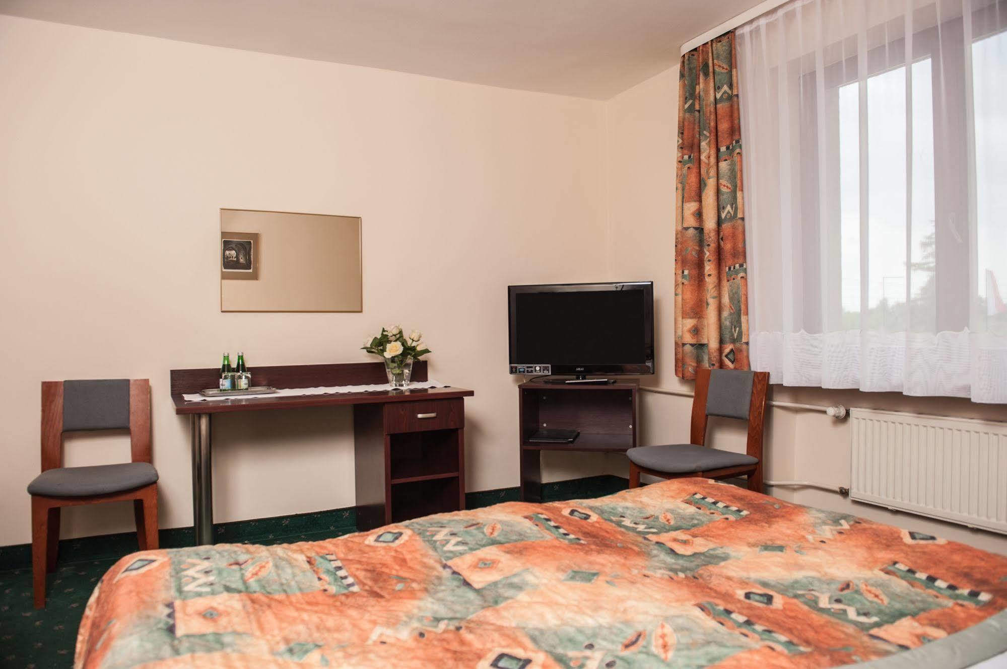Parkhotel Economic Wielka Wies  Extérieur photo